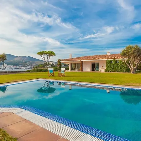 Apartment With Sea View And Pool *
