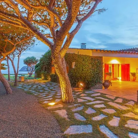 Apartment With Sea View And Pool Girona